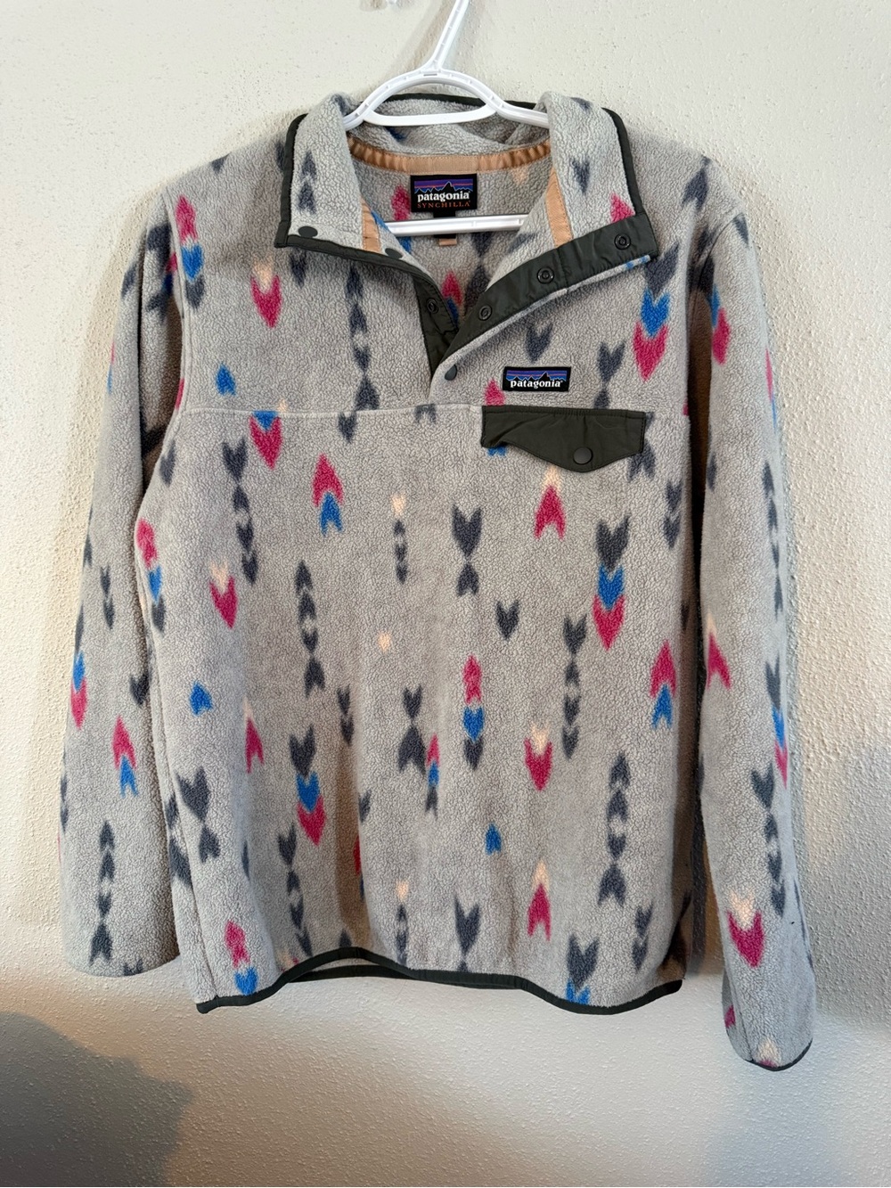 Patagonia women’s size small  Gray Fleece Pullover with Pink and Blue Accents
